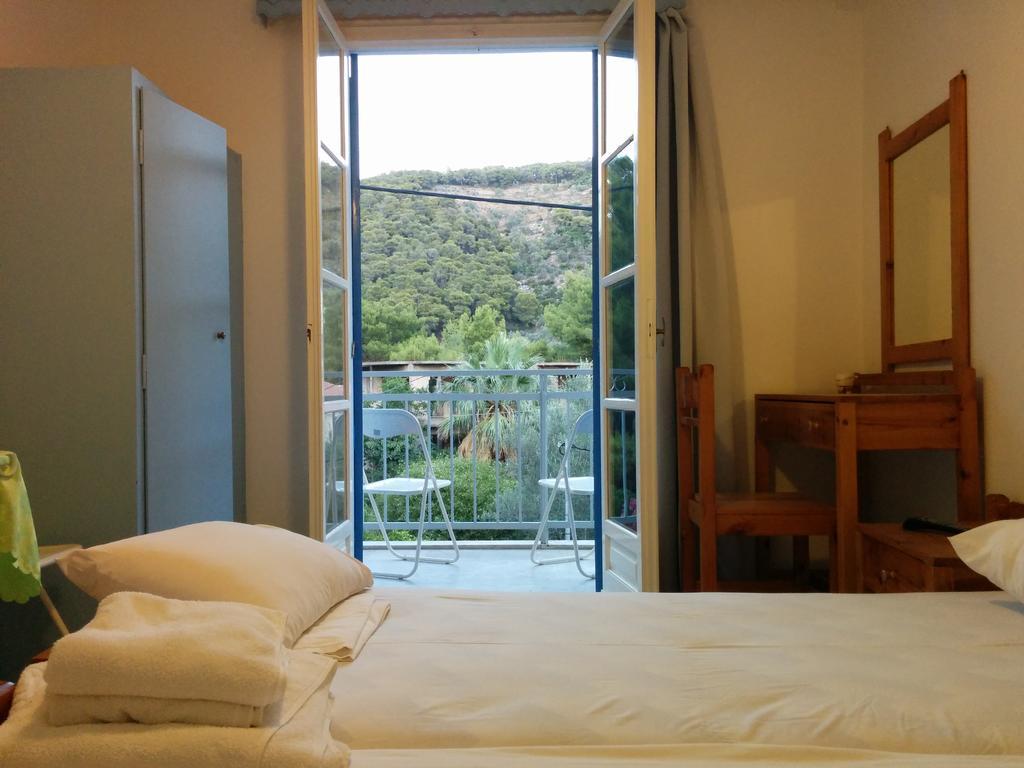 Panos Studios Poros Town Екстериор снимка