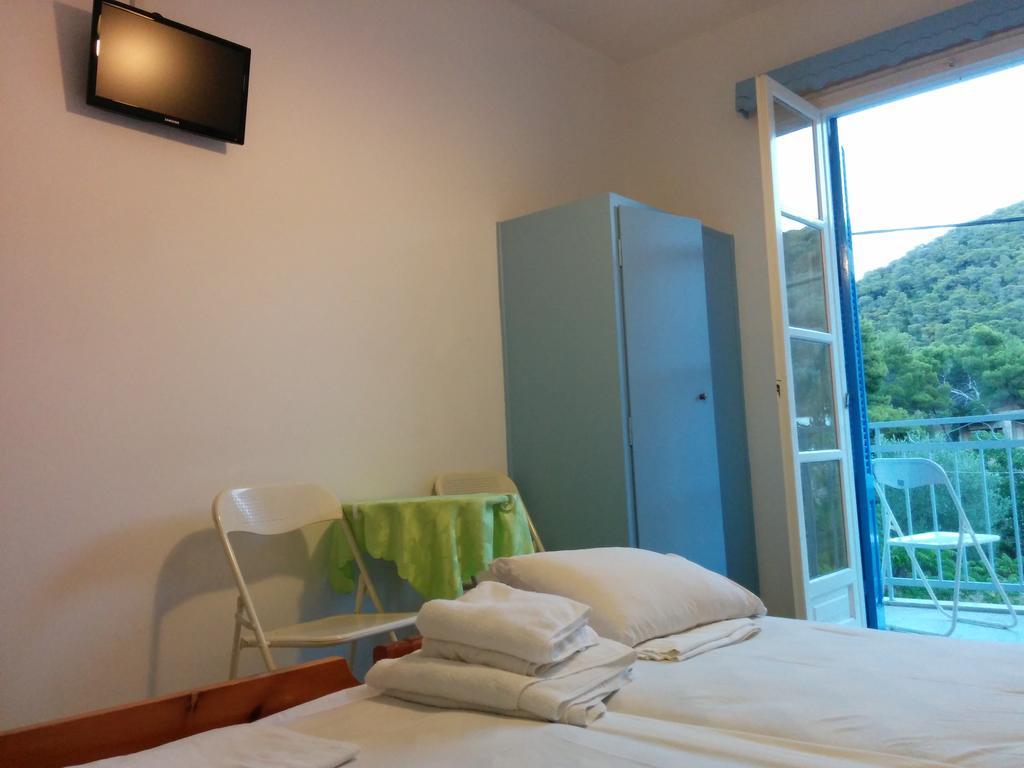 Panos Studios Poros Town Екстериор снимка