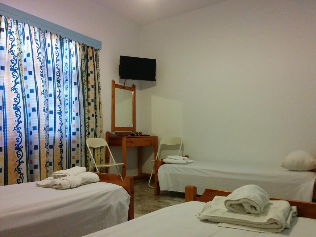 Panos Studios Poros Town Екстериор снимка