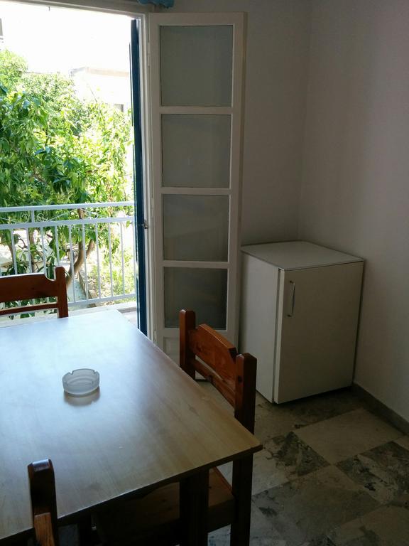 Panos Studios Poros Town Екстериор снимка