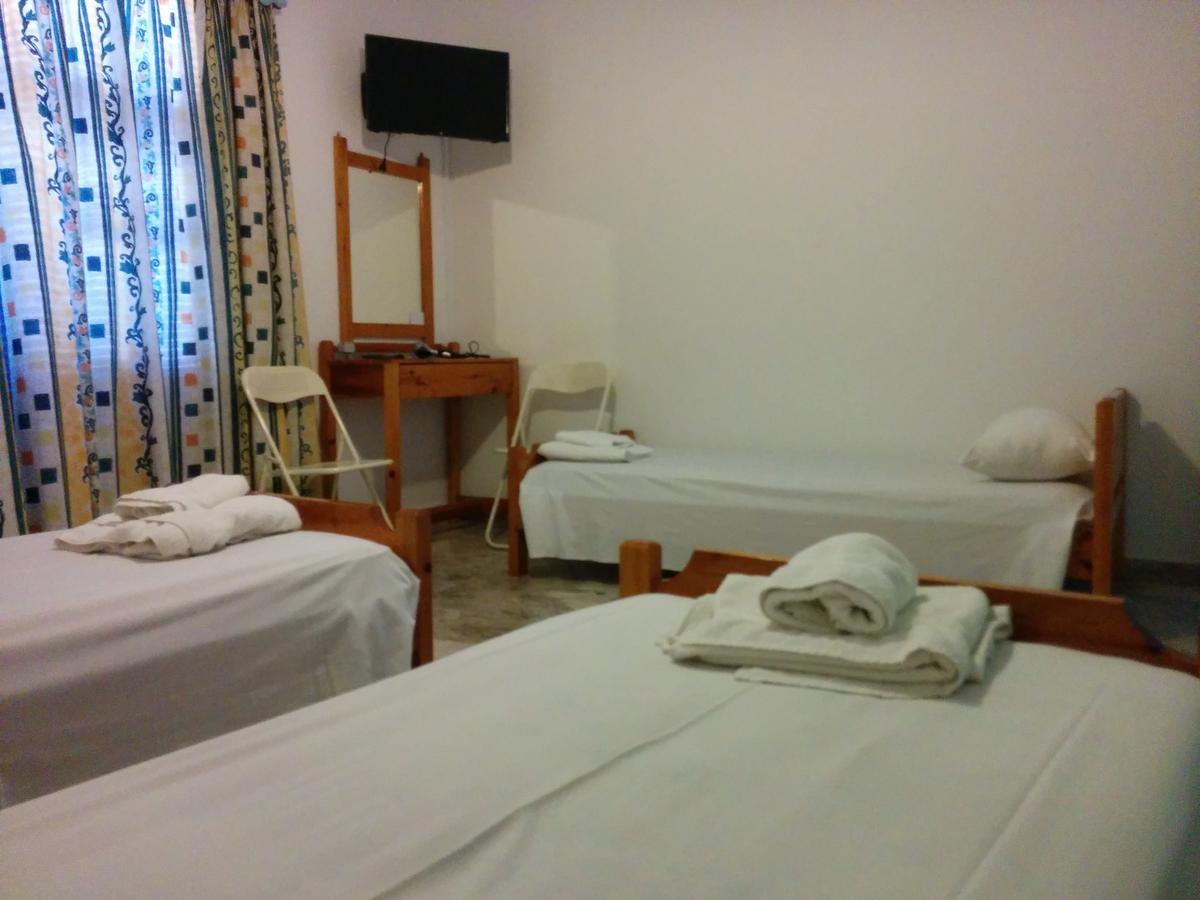 Panos Studios Poros Town Екстериор снимка
